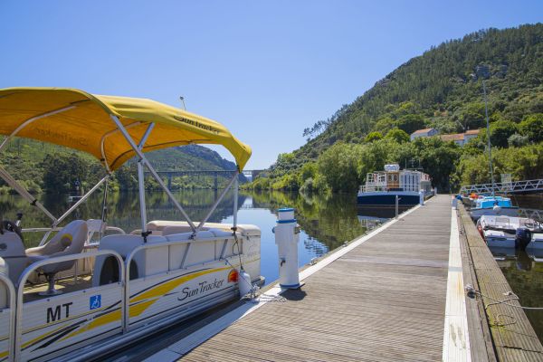 cais-fluvial-de-vv-rodaoCA9EE452-710A-74BC-8DD9-927E898A392E.jpg