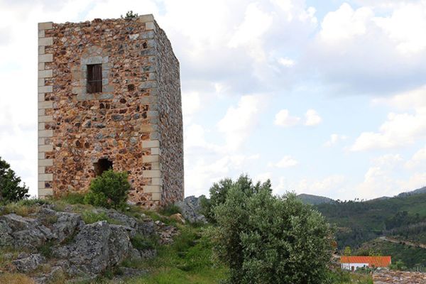 castelo-do-rei-vambaA2BA7CBF-3241-6D16-1F6E-B9D91BE0436D.jpg